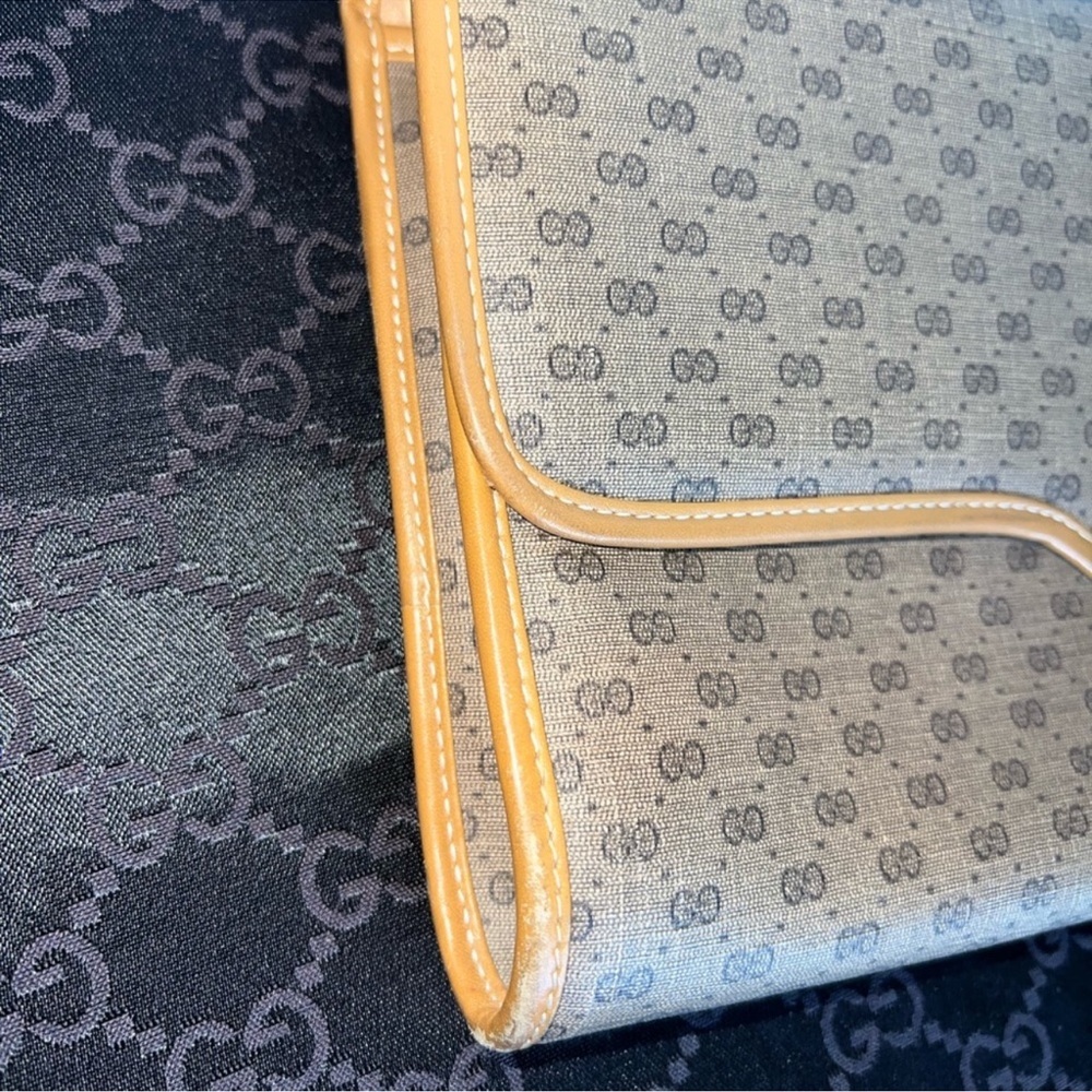 Vintage Gucci Clutch - Picture 2 of 7